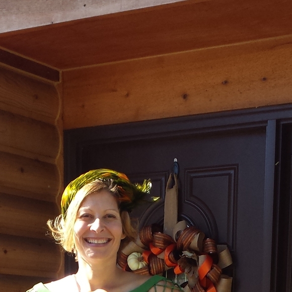 Green and yellow feather fascinator - Picture 4 of 4